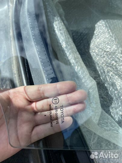 Левое водительское стекло camry 50-55