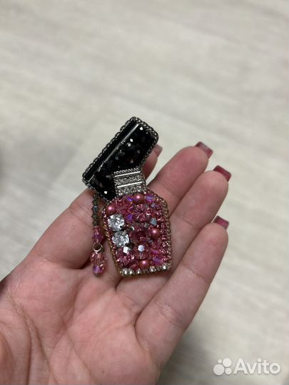 Брошь из страз