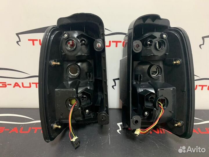 Стоп-сигналы Toyota Hilux Surf RZN185 (темно-красные)