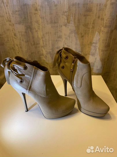 Ботильоны натуральная кожа новые размер 40