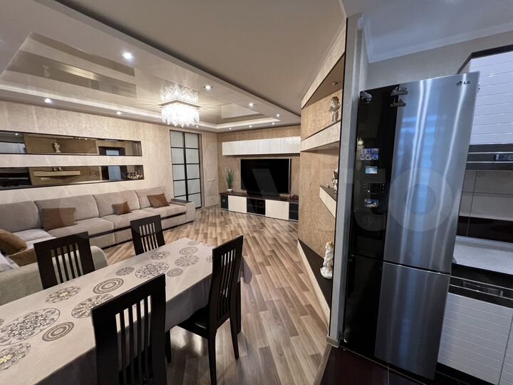 2-к. квартира, 80 м², 9/14 эт.