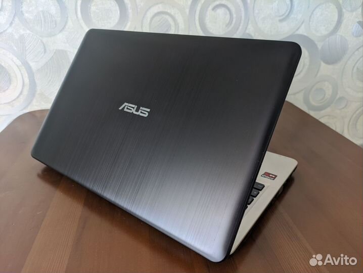 Ноутбук Asus (AMD A8 4 ядра/Radeon R5/500Gb)