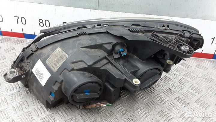 Фара правая Mercedes-Benz C-Class