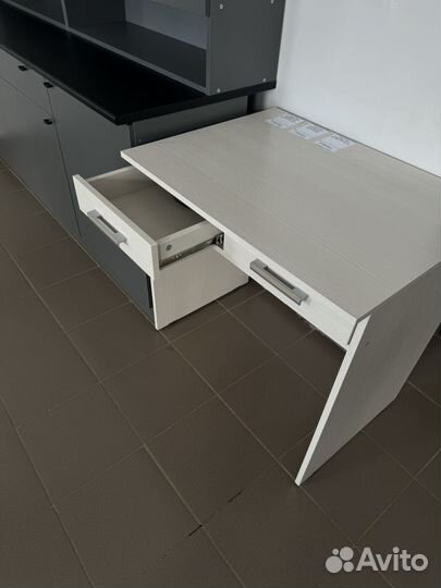 Стол для ноутбука