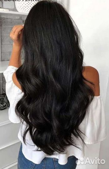 Парик черный с челкой. Новый, волнистый