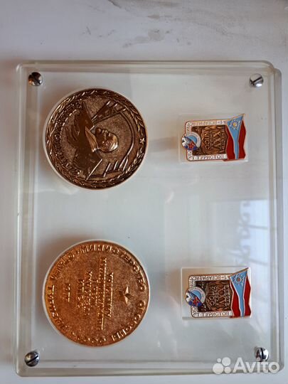 Знаки и значки СССР