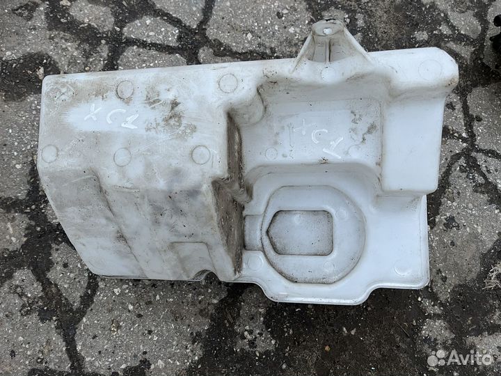 Бачок стеклоомывателя Volvo XC60