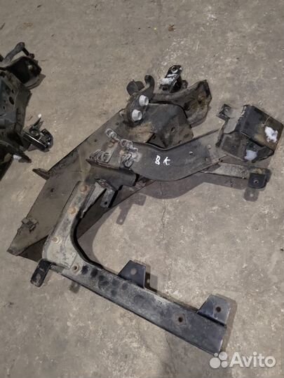 Кронштейн крепления кабины isuzu NPR75