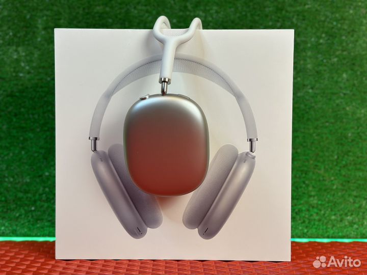 AirPods Max Elite white