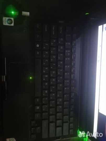 В рабочем состояние нетбук