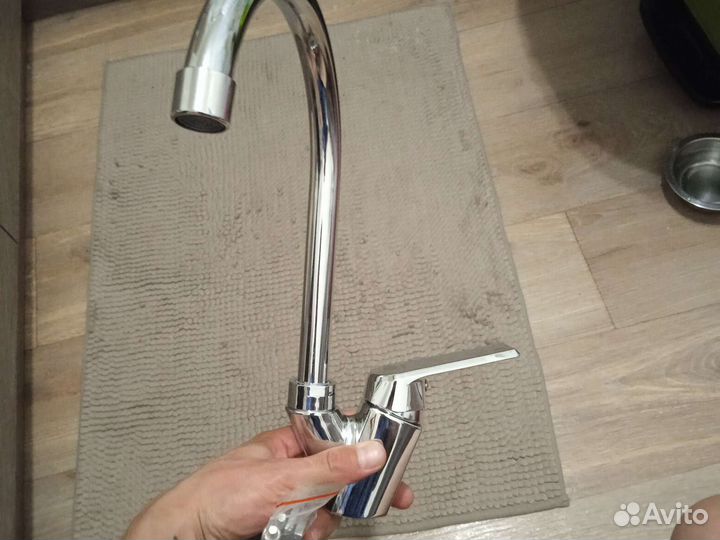 Смеситель для кухни новый