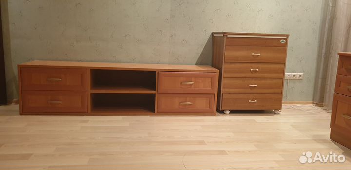 Продам набор мебели в детскую