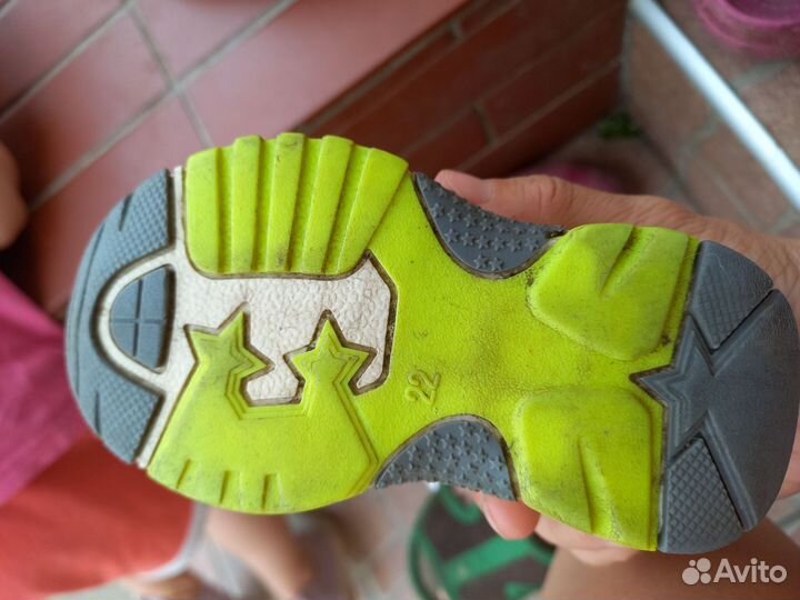 Кроссовки детские