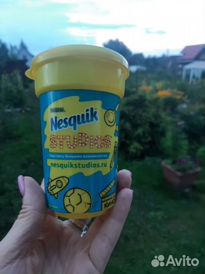 Стакан Nesquik с трубочкой studios, новый