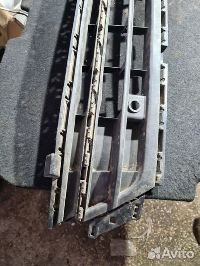 Решетка в бампер Volkswagen Jetta 6 2018