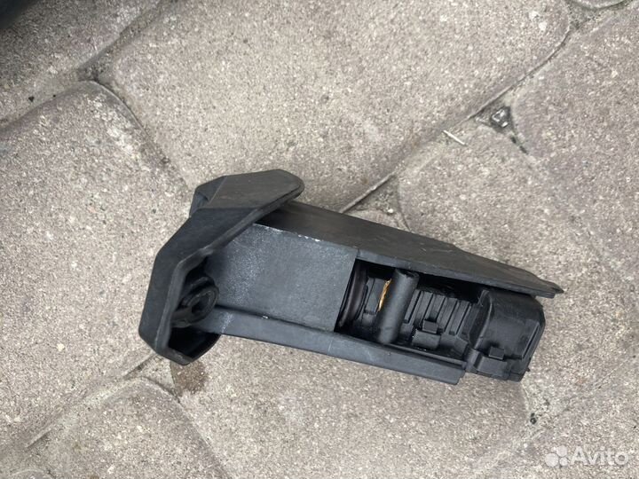 Актуатор лючка бензобака opel Astra h