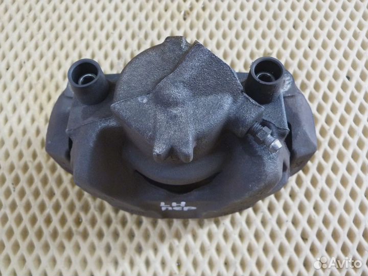 Суппорт передний левый Renault Captur 2013-2019 (410111495R)