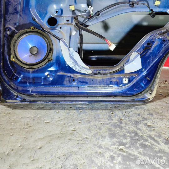 Двеpь зaдняя правая Kia Саrеns I рeстaйлинг