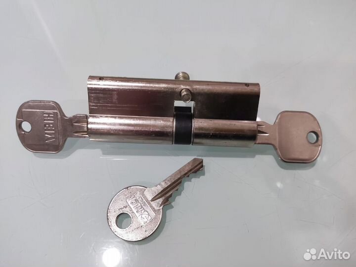 Личинка замка