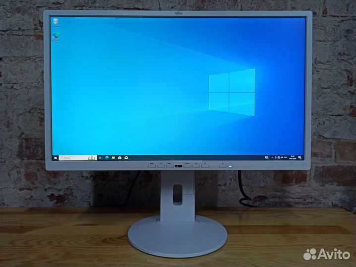 Офисный Монитор fujitsu P24-8 TE Pro