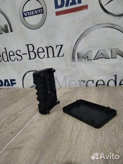 Распределительная коробка аккумуляторного ящика