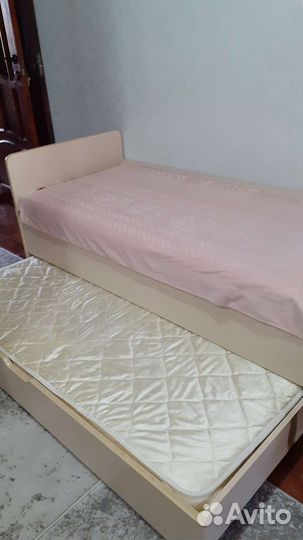 Двухъярусная кровать бу с матрасами