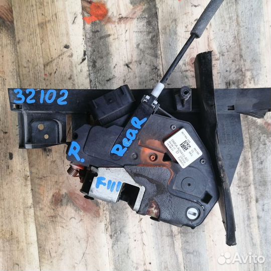 Замок двери задней правой Ford Focus 3