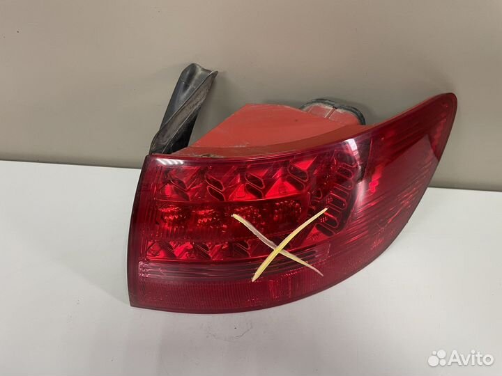 Фонарь задний правый Ауди А6 С6 Универсал