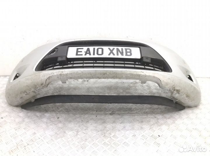 Бампер передний Ford Fiesta 6 1.4 I 2010