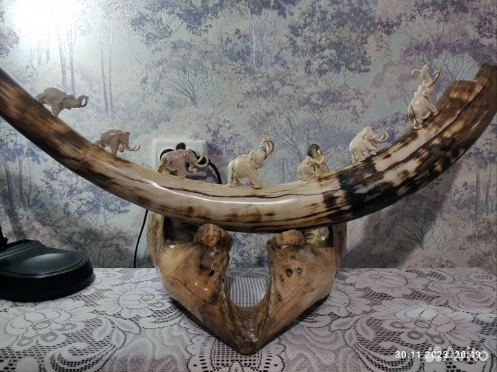 Бивень мамонта 