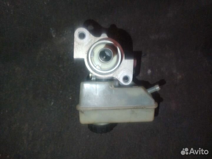 Главный тормозной цилиндр Mercedes Benz C-class