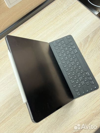 SMART Keyboard Folio для iPad Pro 12.9