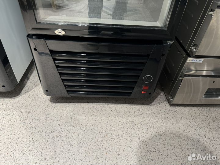 Витринный холодильник Maklin Lg 218