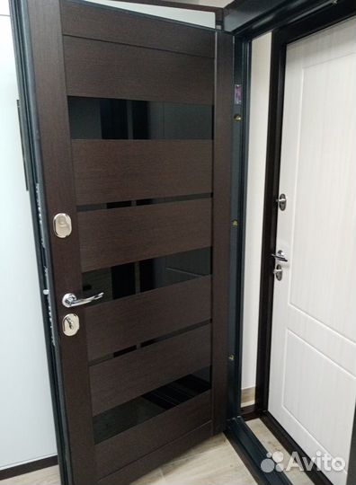 Дверь входная металлическая с откосом