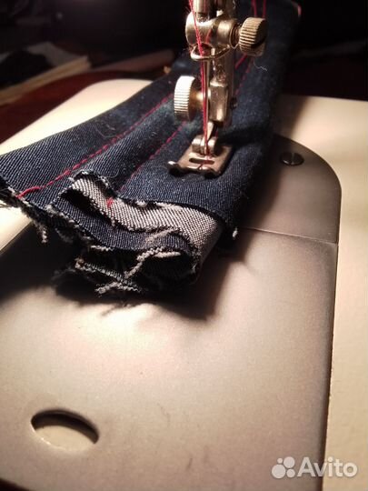 Швейная машина чайка 143