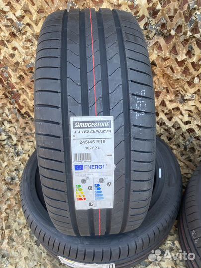 Bridgestone Turanza 6 245/45 R19 и 275/40 R19 102Y