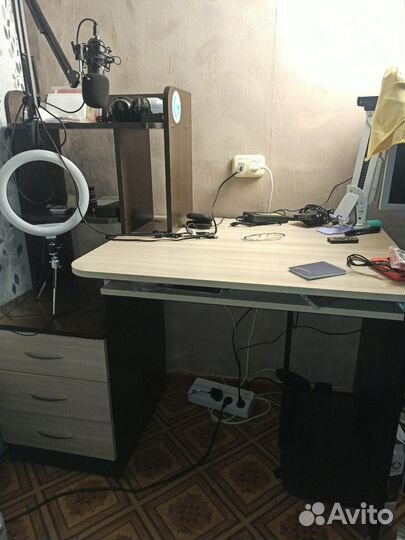 Компьютерный стол