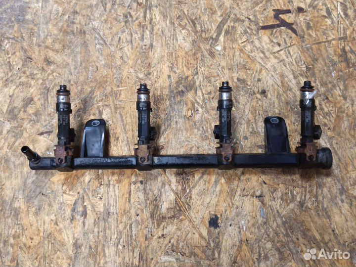 Топливная рампа Renault logan 2 1,6