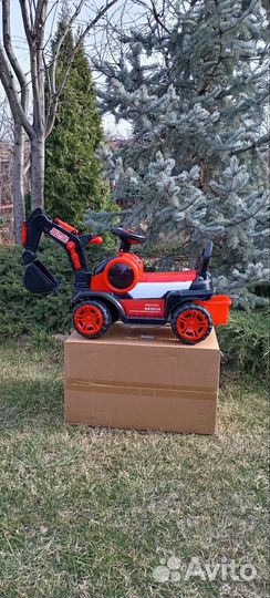 Новая машинка каталка толокар
