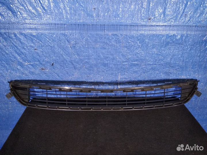 Решетка в бампер нижняя Toyota RAV4 4 са40 2012