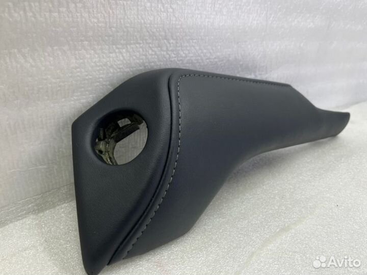 Накладка торпедо левая Toyota Land Cruiser 200