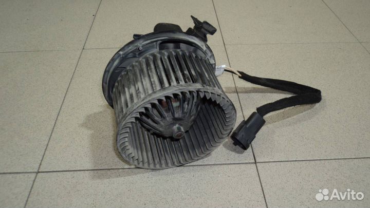 Моторчик печки Renault Sandero 1