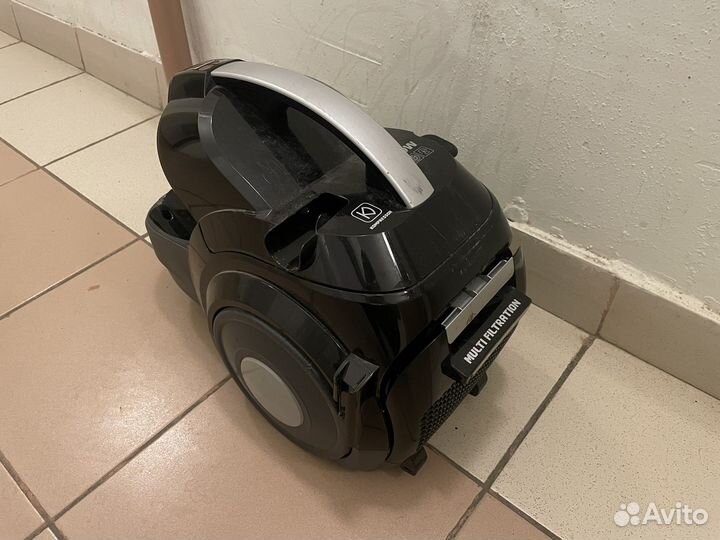 Пылесос на з/ч LG Kompressor VK8810hfnr