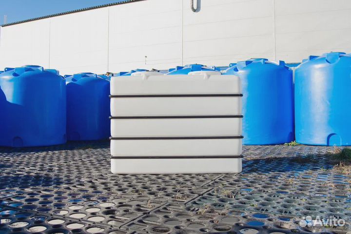 Емкость K 3000 л в обрешетке