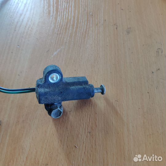 Датчик подножки Suzuki gsx r