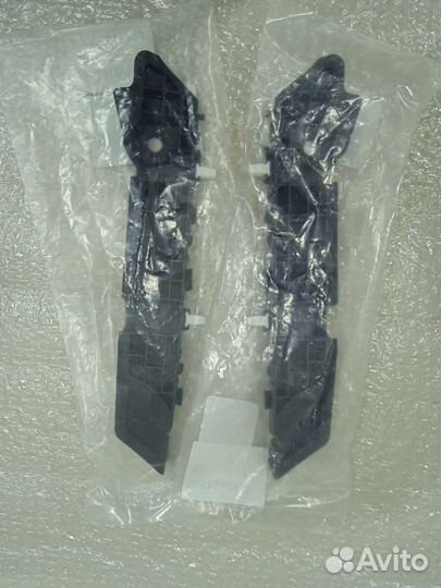 Кронштейн переднего бампера Kia Rio 2017-2020