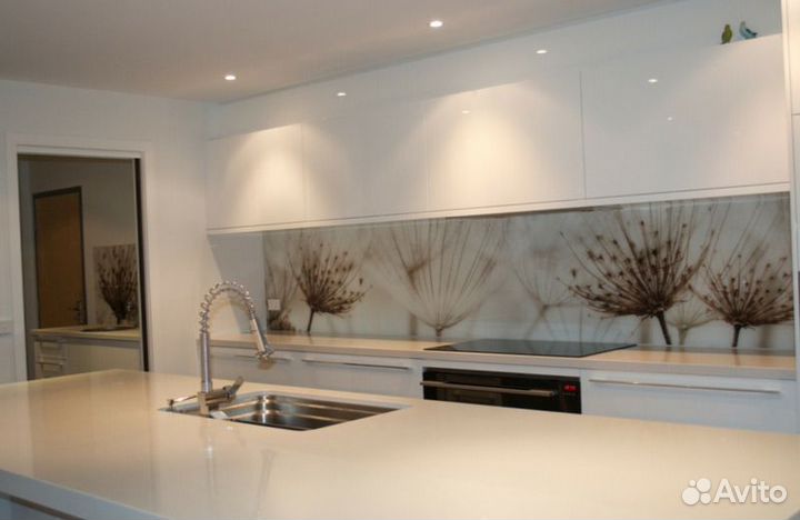 Стеклянный фартук для кухни