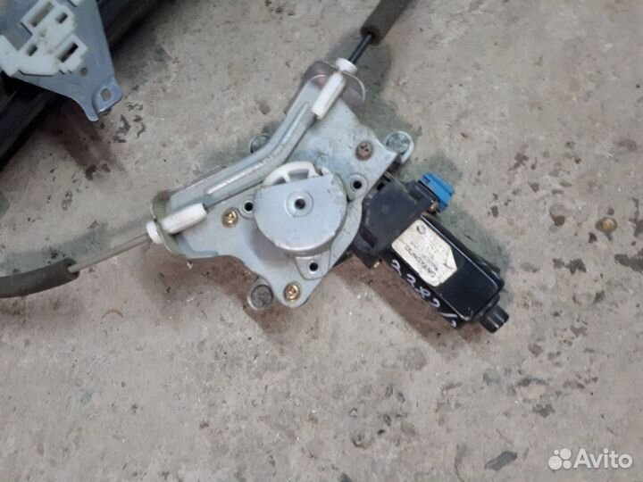 Стеклоподъемник передний правый Chevrolet Lacetti