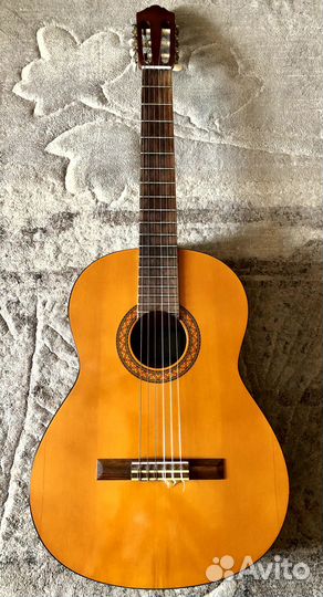 Классическая гитара yamaha C40