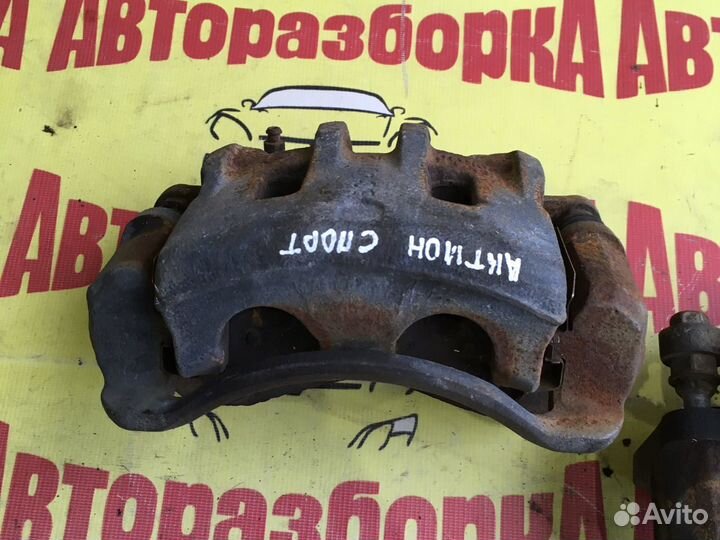 Суппорт передний правый для SsangYong